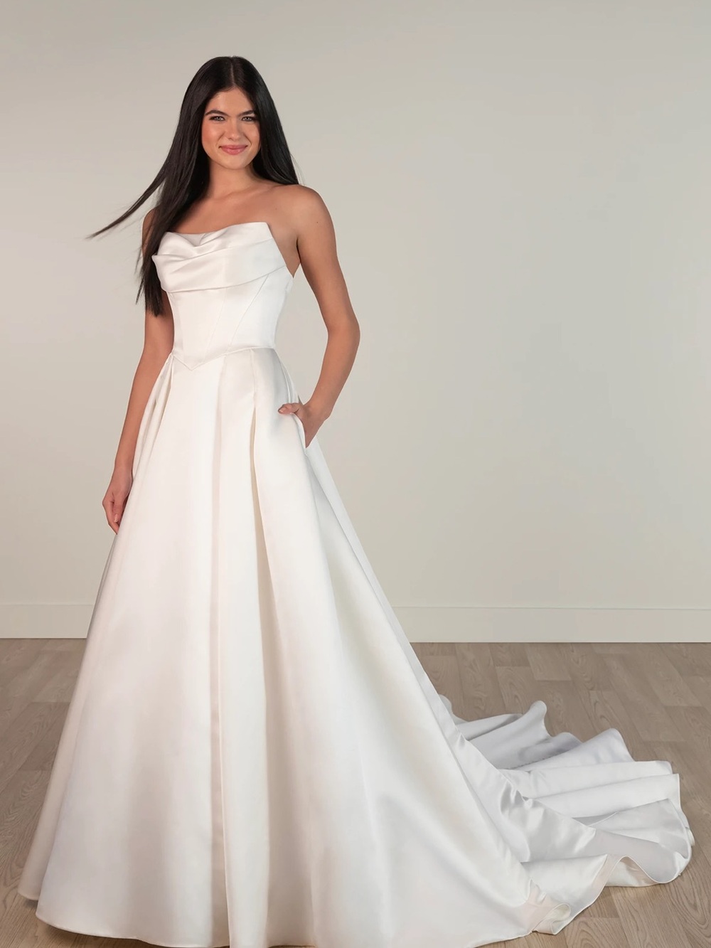 Stella York 8084 Wedding Gown Petite au 10 us 6 Altered to 4’11” ball gown aline